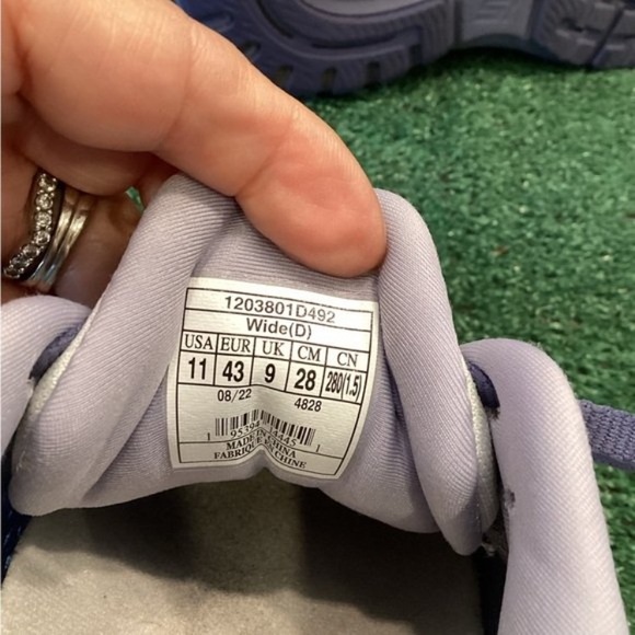 Brooks Ghost 15 Women's Running Shoes - Womens size 11 WIDE - Picture 6 of 6